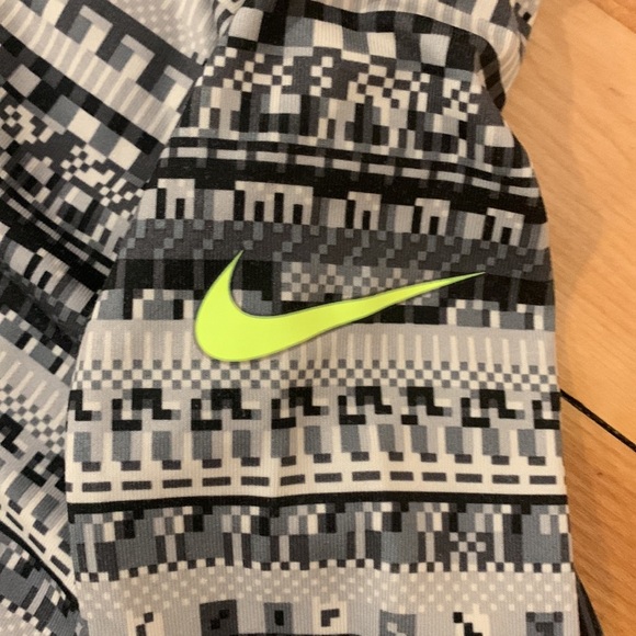 Women's Nike Pro Dry Fit Half Zip Pull Over - Grey and Black - Size Medium - Picture 4 of 10